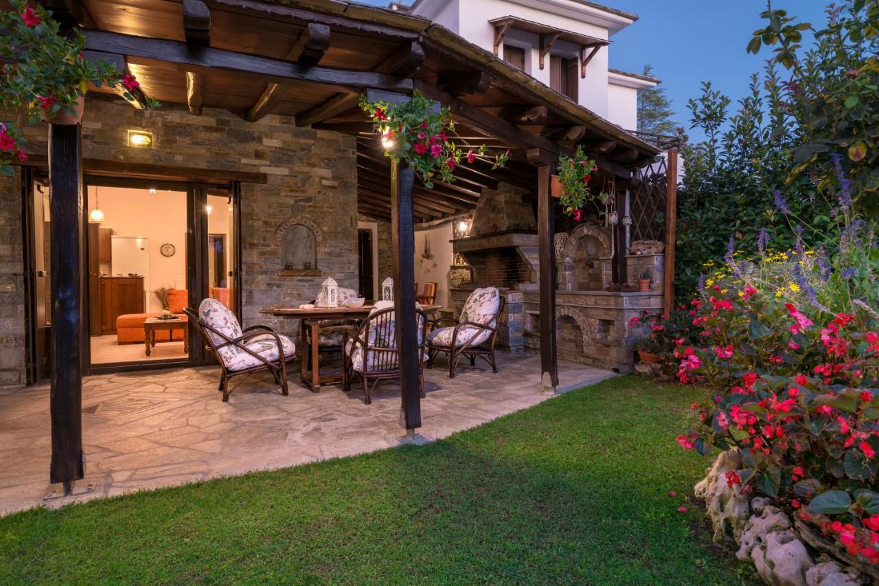Villa Begonia By The Sea Коропи Экстерьер фото