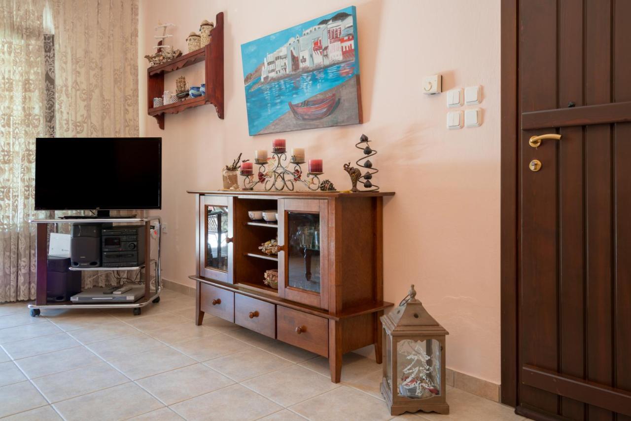 Villa Begonia By The Sea Коропи Экстерьер фото