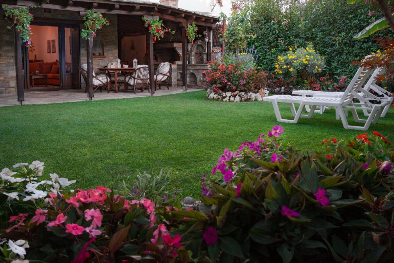 Villa Begonia By The Sea Коропи Экстерьер фото